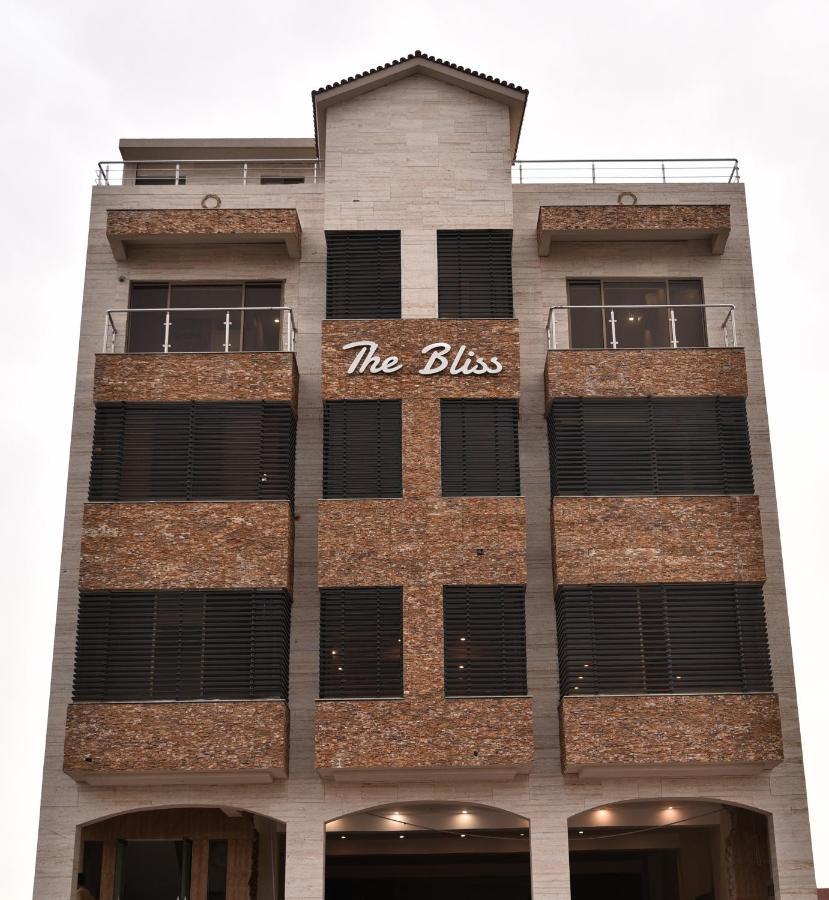 The Bliss Aparthotel Rawalpindi Bagian luar foto